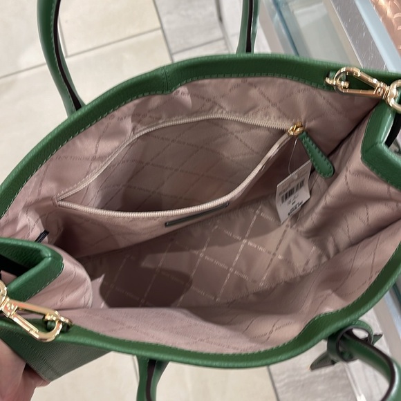 Michael Kors Mirella Medium East West Pebbled Leather Tote Shopper Bag MK EW
NWT - Picture 11 of 16